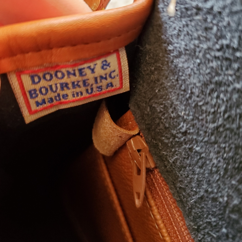 SOLD* Dooney & Bourke Vtg Two-Toned Equestrian Bag - Picture 4 of 16